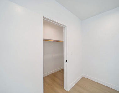 5655 Case Avenue - Photo Thumbnail 13
