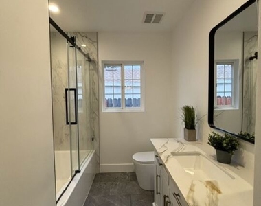 8519 Yolanda Avenue - Photo Thumbnail 28