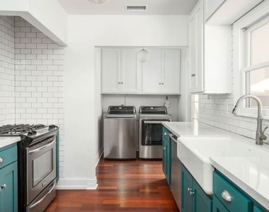 3402 Glenhurst Avenue - Photo Thumbnail 8