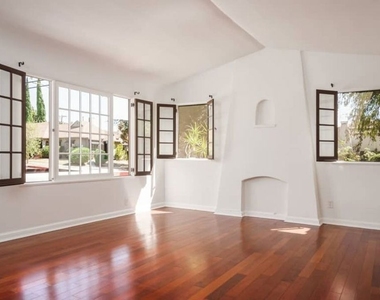 3402 Glenhurst Avenue - Photo Thumbnail 6