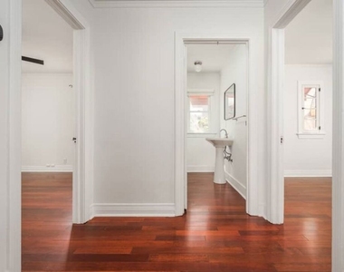 3402 Glenhurst Avenue - Photo Thumbnail 13