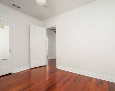 3402 Glenhurst Avenue - Photo Thumbnail 15