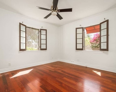 3402 Glenhurst Avenue - Photo Thumbnail 16