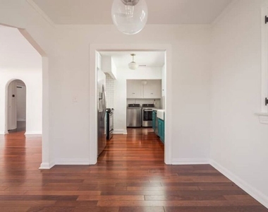 3402 Glenhurst Avenue - Photo Thumbnail 7
