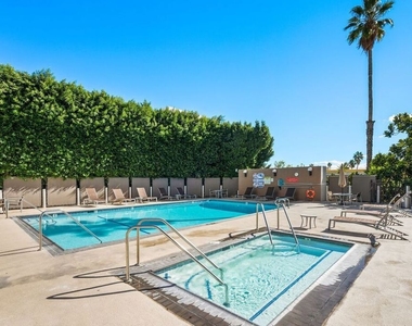7250 Franklin Avenue - Photo Thumbnail 42