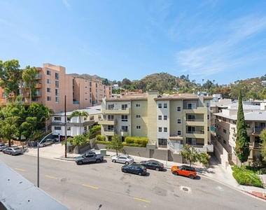 7250 Franklin Avenue - Photo Thumbnail 26