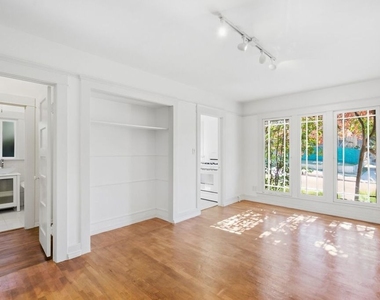 501 Bay Street - Photo Thumbnail 3