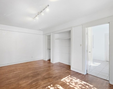 501 Bay Street - Photo Thumbnail 8