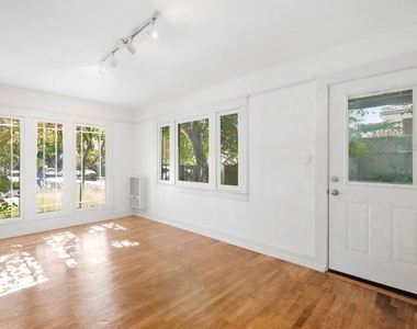 501 Bay Street - Photo Thumbnail 2