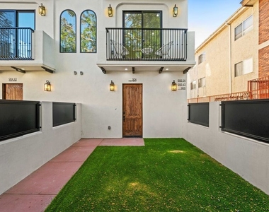 904 S Shenandoah Street - Photo Thumbnail 2