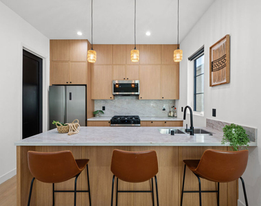 904 S Shenandoah Street - Photo Thumbnail 10