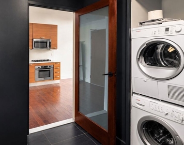 460 S Spring Street - Photo Thumbnail 10