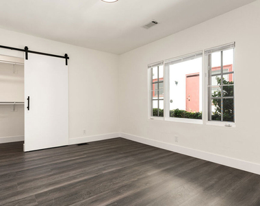 1210 N Poinsettia Drive - Photo Thumbnail 17