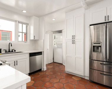 1210 N Poinsettia Drive - Photo Thumbnail 7