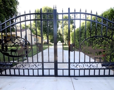 23005 Oxnard Street - Photo Thumbnail 3