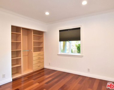 23005 Oxnard Street - Photo Thumbnail 34