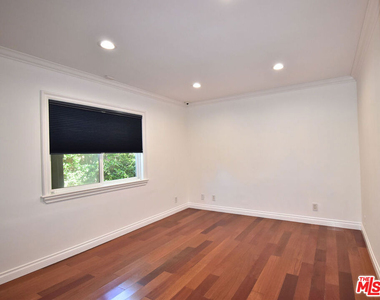 23005 Oxnard Street - Photo Thumbnail 31