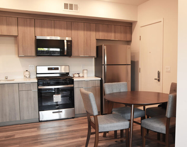 6755 Sylmar Avenue - Photo Thumbnail 3