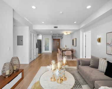 105 S Mariposa Avenue - Photo Thumbnail 16