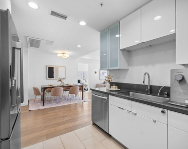 105 S Mariposa Avenue - Photo Thumbnail 30