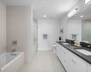 105 S Mariposa Avenue - Photo Thumbnail 7