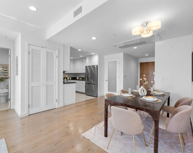 105 S Mariposa Avenue - Photo Thumbnail 21