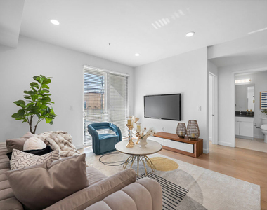 105 S Mariposa Avenue - Photo Thumbnail 17