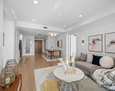 105 S Mariposa Avenue - Photo Thumbnail 15