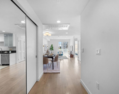 105 S Mariposa Avenue - Photo Thumbnail 23