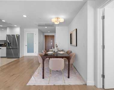 105 S Mariposa Avenue - Photo Thumbnail 20