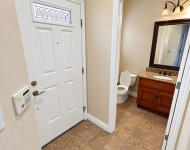 1101 East Avenue - Photo Thumbnail 5