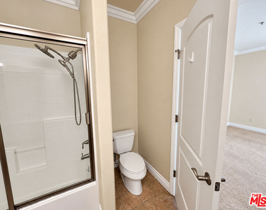 1101 East Avenue - Photo Thumbnail 16