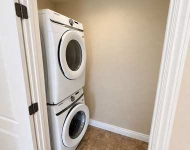 1101 East Avenue - Photo Thumbnail 4