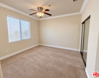 1101 East Avenue - Photo Thumbnail 12