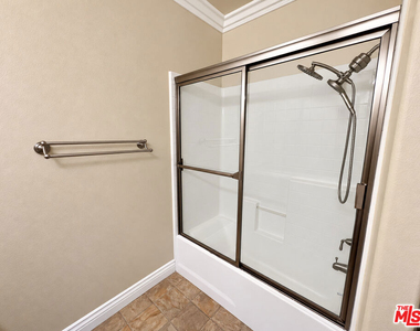 1101 East Avenue - Photo Thumbnail 15