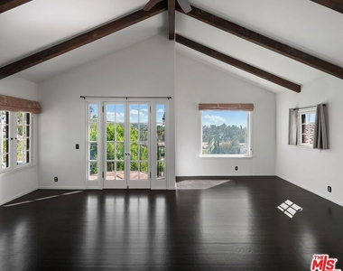 2101 Broadview Terrace - Photo Thumbnail 18