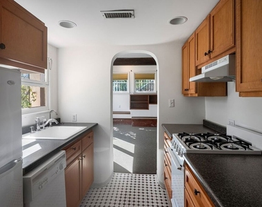 2101 Broadview Terrace - Photo Thumbnail 33