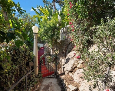 2101 Broadview Terrace - Photo Thumbnail 3