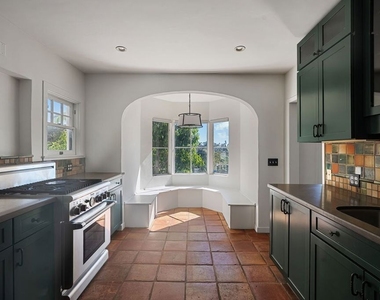 2101 Broadview Terrace - Photo Thumbnail 14