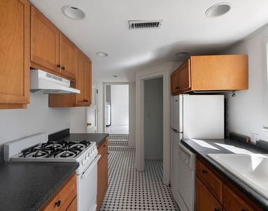 2101 Broadview Terrace - Photo Thumbnail 32