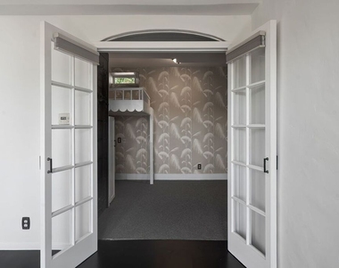 2101 Broadview Terrace - Photo Thumbnail 25