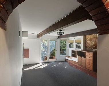 2101 Broadview Terrace - Photo Thumbnail 28