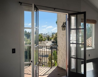 2101 Broadview Terrace - Photo Thumbnail 20