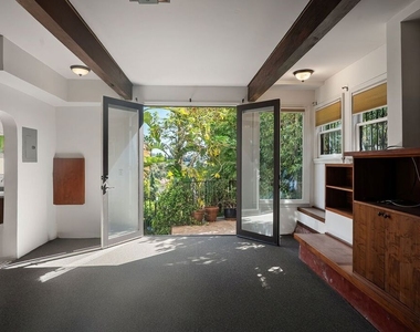 2101 Broadview Terrace - Photo Thumbnail 29