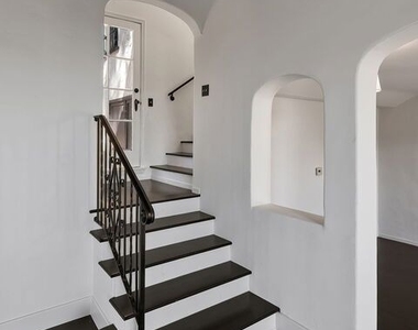 2101 Broadview Terrace - Photo Thumbnail 17