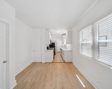 7926 Fountain Avenue - Photo Thumbnail 3