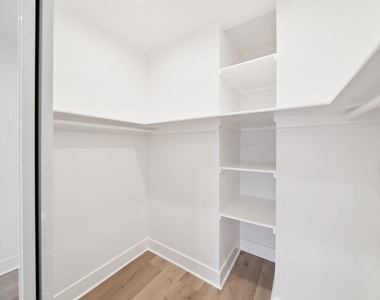7926 Fountain Avenue - Photo Thumbnail 10