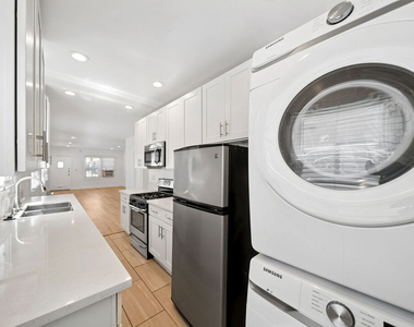 7926 Fountain Avenue - Photo Thumbnail 7