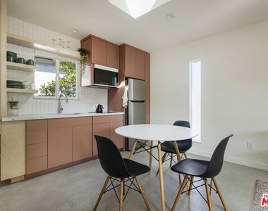 907 Alegre Place - Photo Thumbnail 59