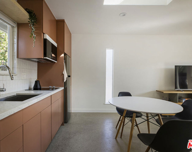 907 Alegre Place - Photo Thumbnail 60